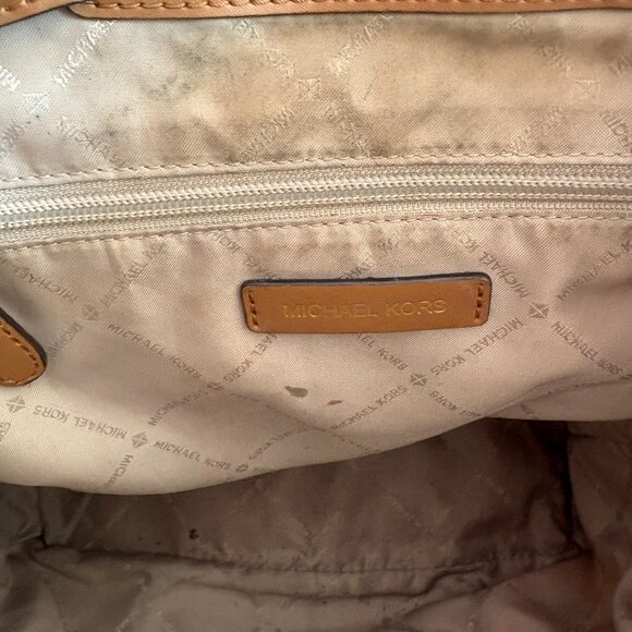 Michael Kors 35T9GAYB7B-149 Abbey Cargo Backpack Vanilla - Picture 9 of 13